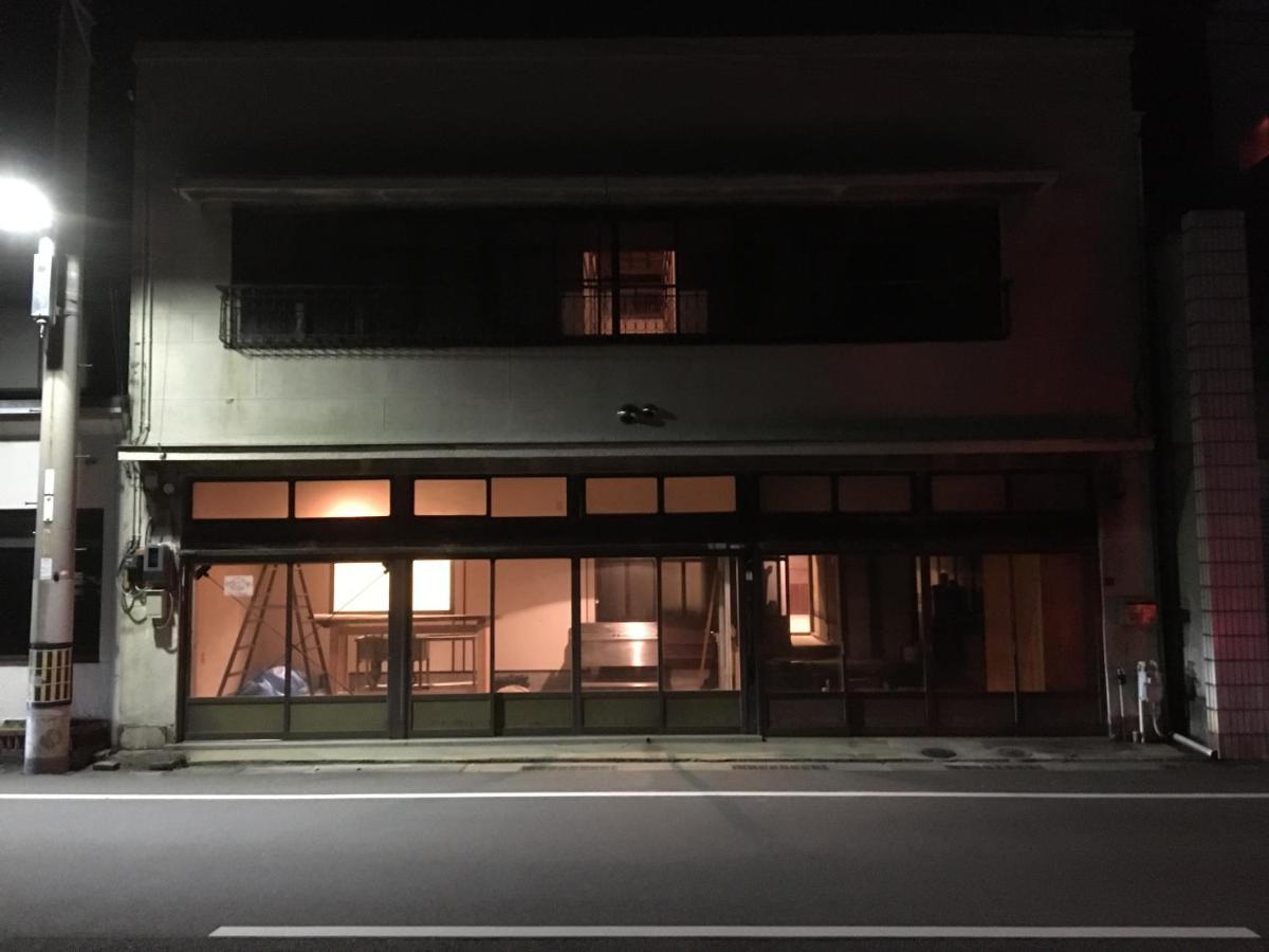 Bakushuku Den Guest House Brew Мацуяма Экстерьер фото