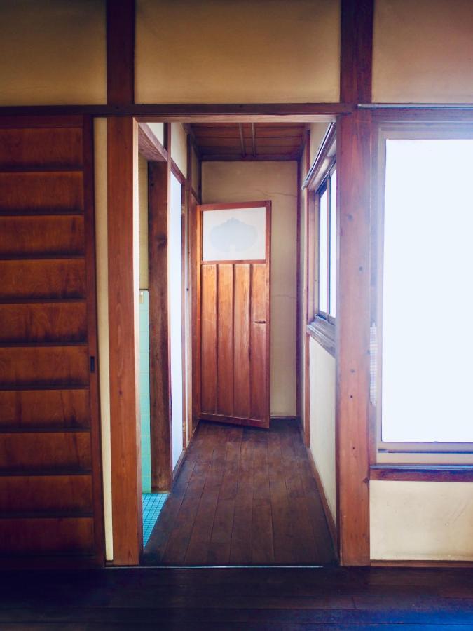 Bakushuku Den Guest House Brew Мацуяма Экстерьер фото
