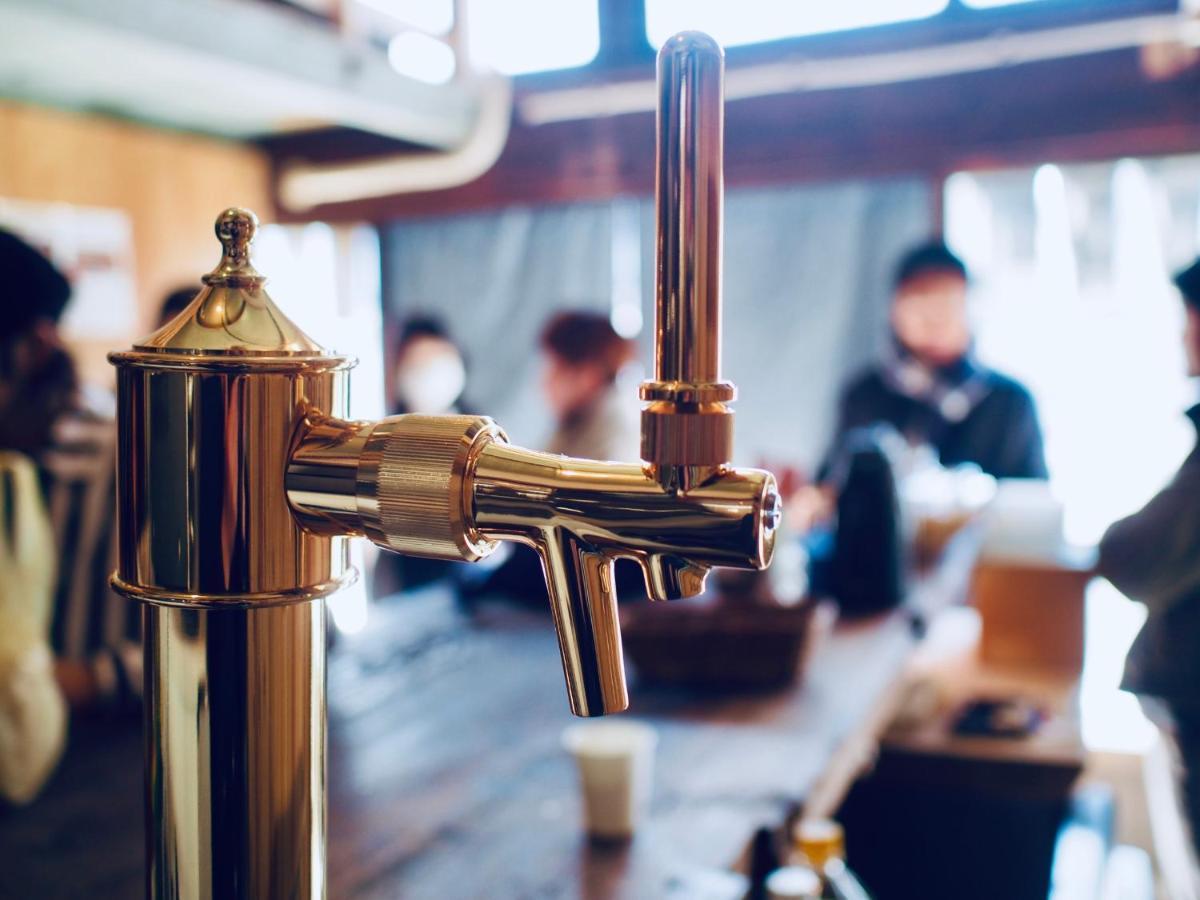 Bakushuku Den Guest House Brew Мацуяма Экстерьер фото